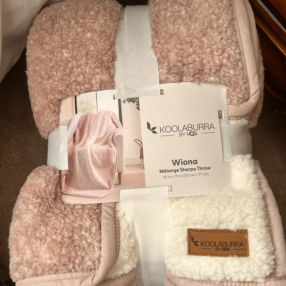 Koolaburra Pink and Cream Sherpa Throw